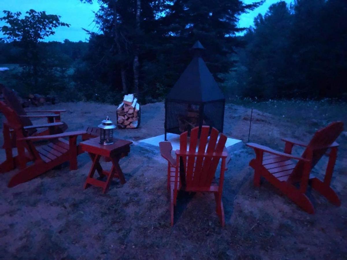 Le Chalet Au Souvenir Bouchette Luaran gambar